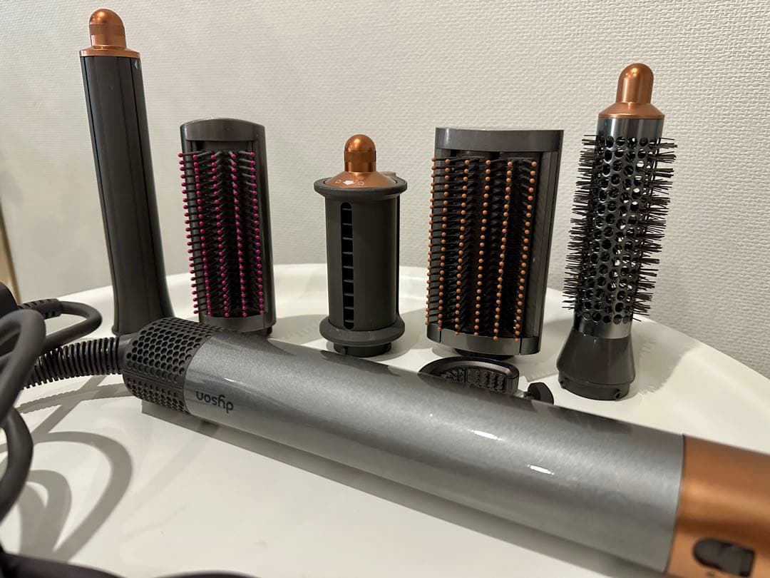 Dyson Airwrap ヘアスタイラー 付属品あり