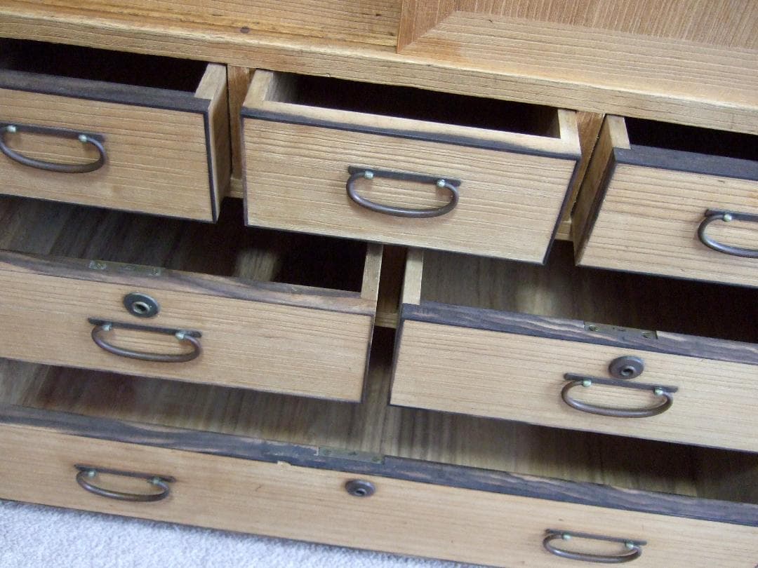 レトロな小箪笥 収納棚 桐箪笥 飾り棚 古箪笥