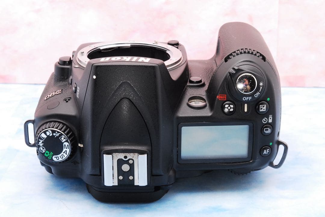 ▪️ニコン D90▪️一眼レフカメラ▪️新品級のS数▪️近くも遠くもこれ1本▪️