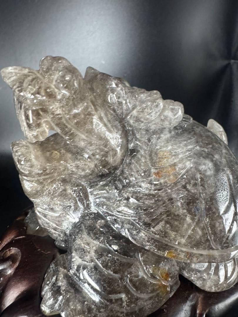 モリオン龍亀　天然石　台座付き　カービング