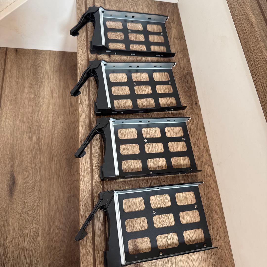 ASUSTOR NAS キット 4ベイ AS6704T 【値下相談可】