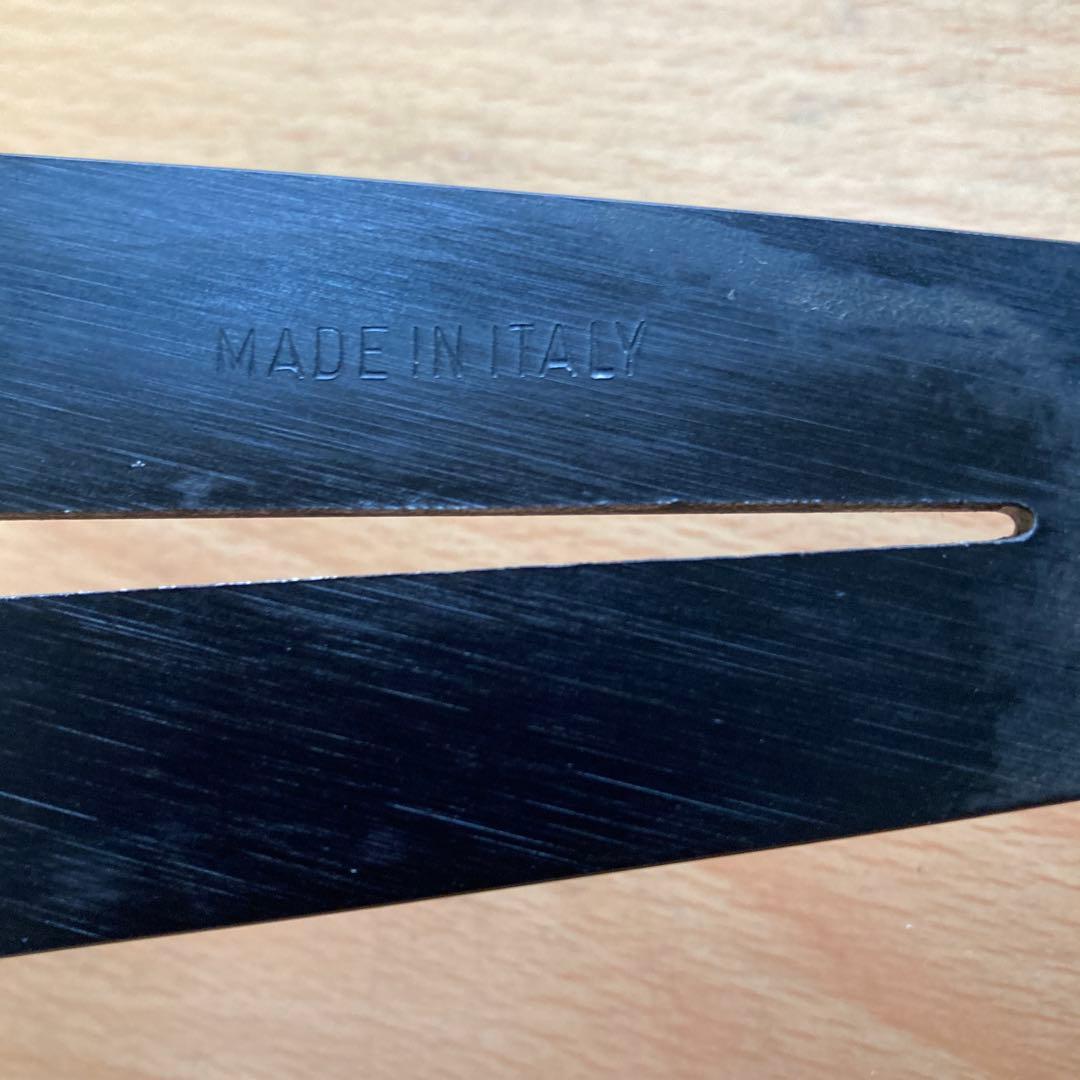 イタリア製のナルディ3本スポークの38㎝レザーハンドル