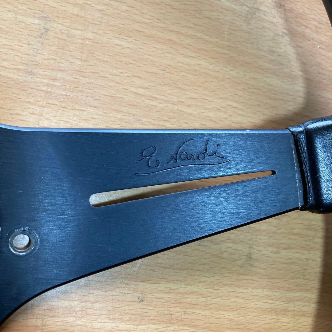 イタリア製のナルディ3本スポークの38㎝レザーハンドル