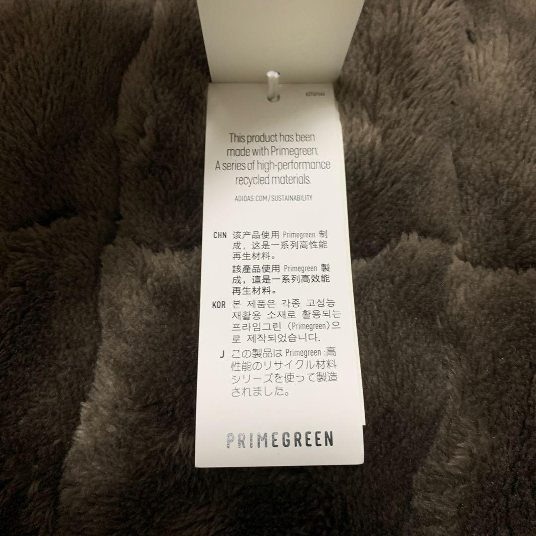 adidas ホワイト 中綿ジャケット