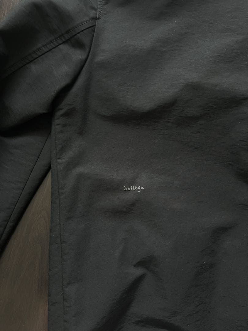 【こんぺいとう 】Bottega Veneta ブラック ナイロンブルゾン