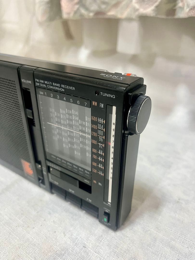動作品　　SONY ICF-7600A FM/AM/SW 短波ラジオ