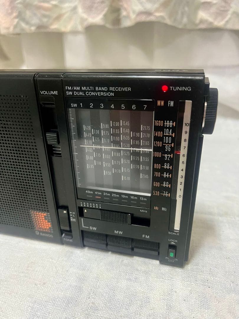 動作品　　SONY ICF-7600A FM/AM/SW 短波ラジオ