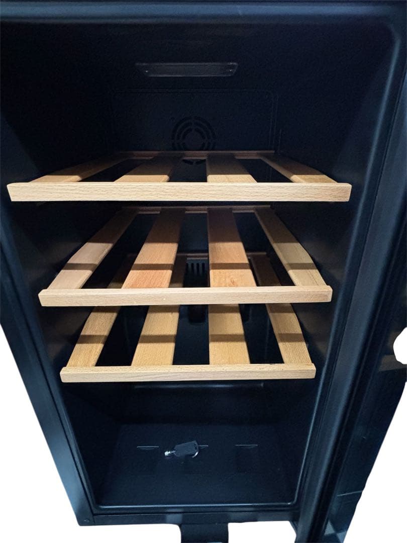 美品　FURNIEL ノンフロンワインセラー　SAB-50G ブラック