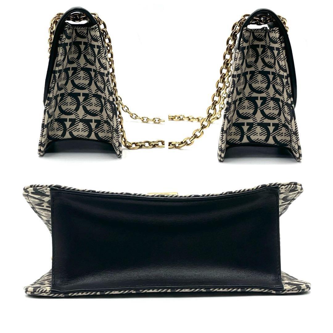 未使用級● フェラガモ ショルダーバッグ ガンチーニ 金具 モノグラム レザー