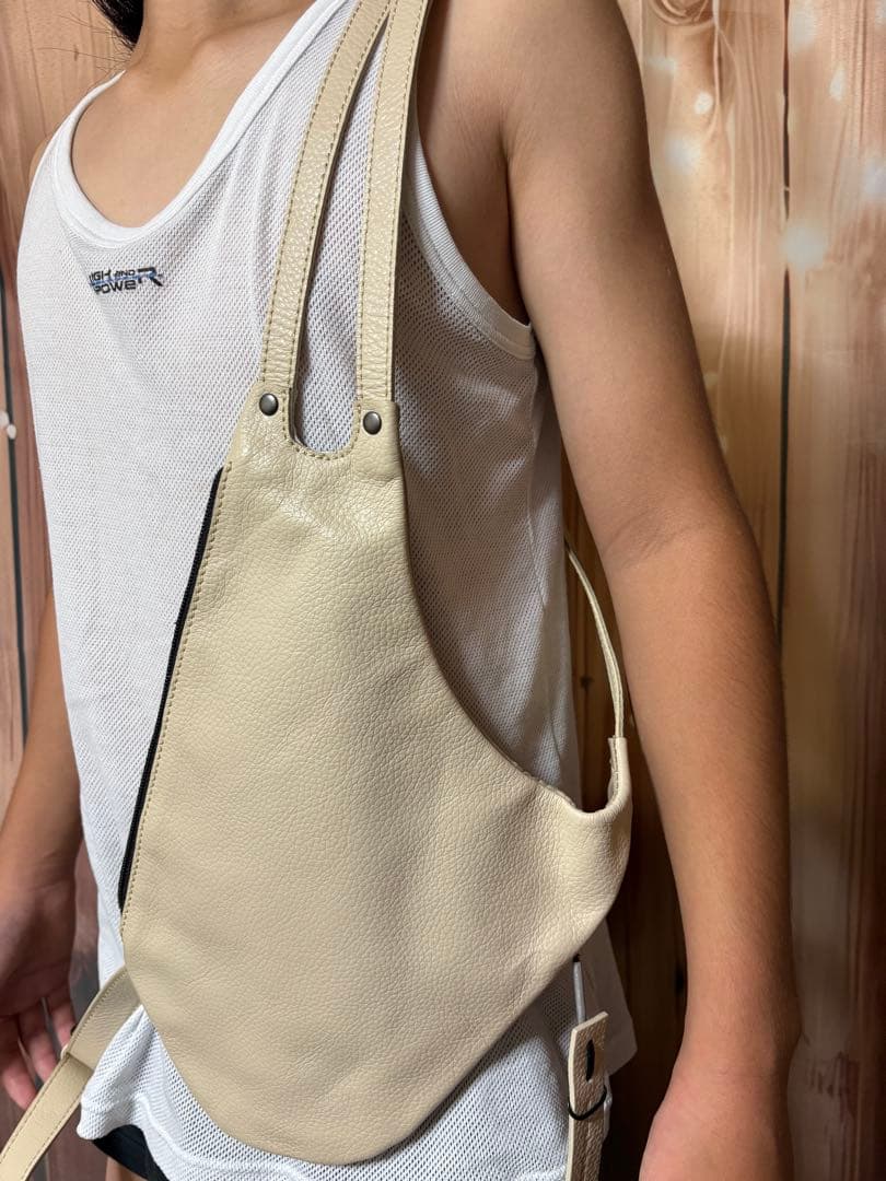 sarah pacini 本革レザー ボディバッグ ショルダーバッグベージュ