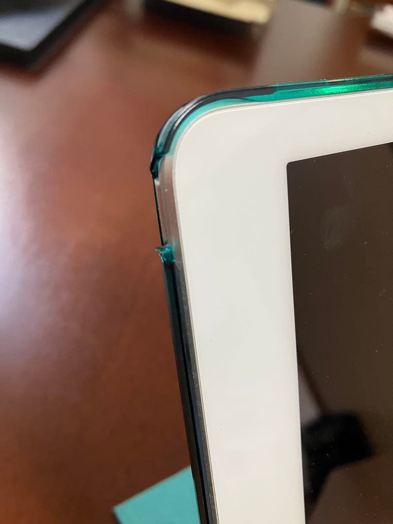 iPad(第6世代)128GB ホワイト本体 青色カバー付き