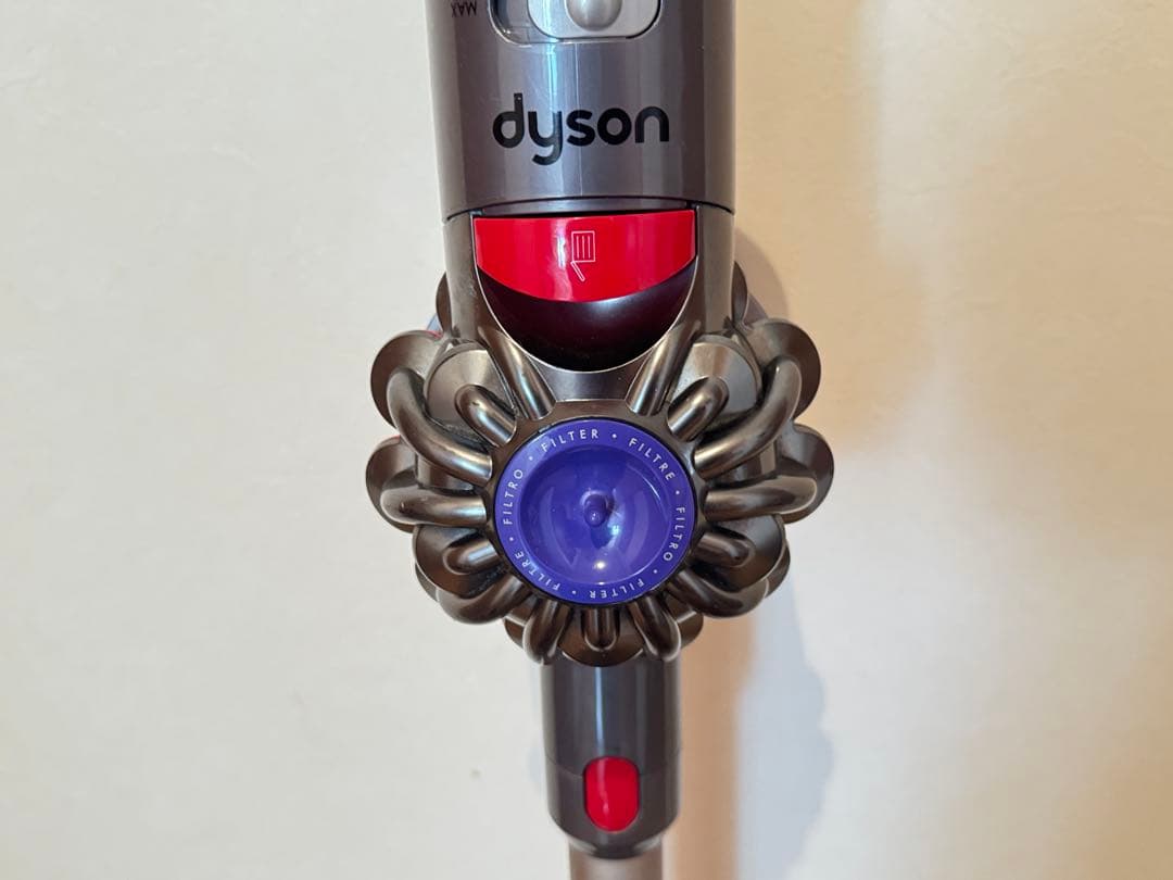 【送料無料】Dyson V8 サイクロンクリーナー　14点セット
