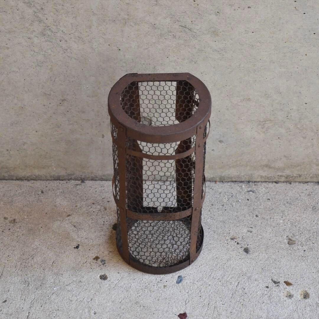 明治時代　鉄製　筒型行燈　置行燈　オブジェ　骨董品　アンティーク　レトロ