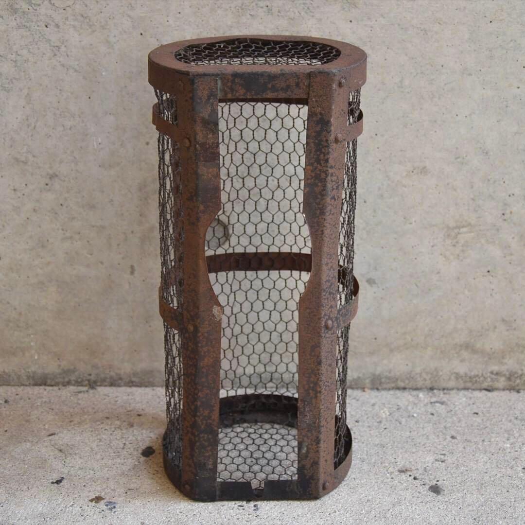 明治時代　鉄製　筒型行燈　置行燈　オブジェ　骨董品　アンティーク　レトロ