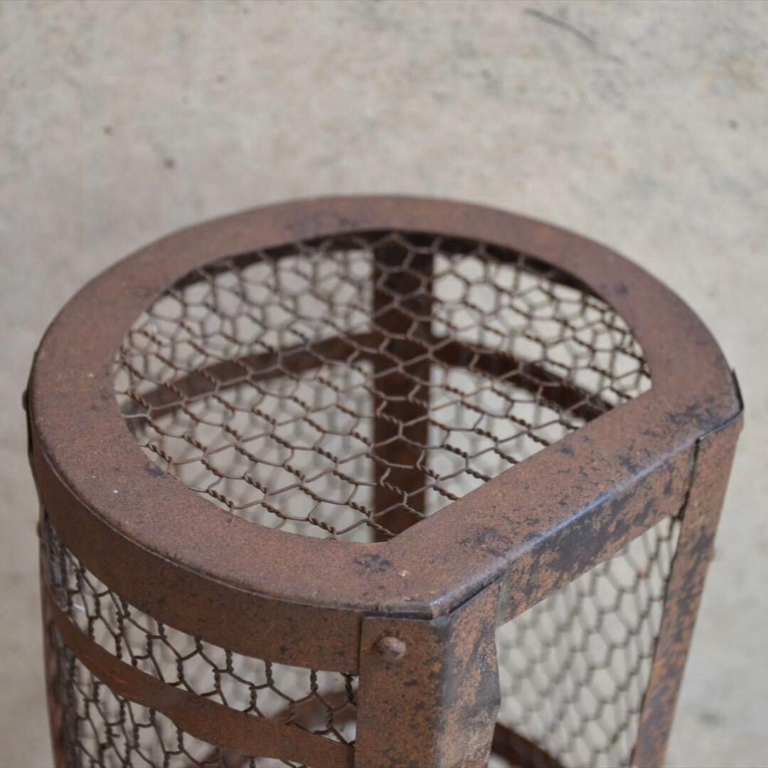 明治時代　鉄製　筒型行燈　置行燈　オブジェ　骨董品　アンティーク　レトロ