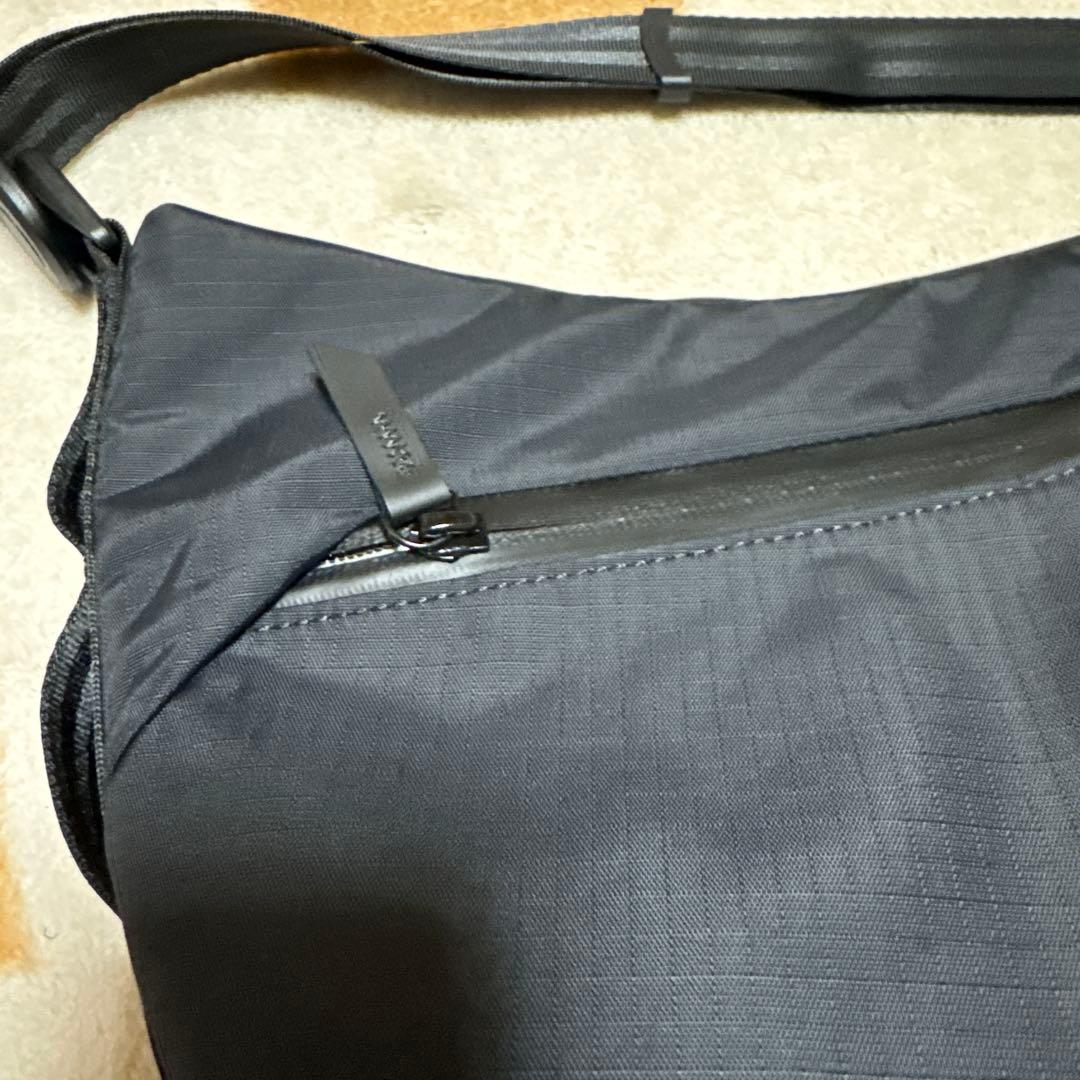 アルパカ　Alpaka Flow Satchel 4L ブラック　美品