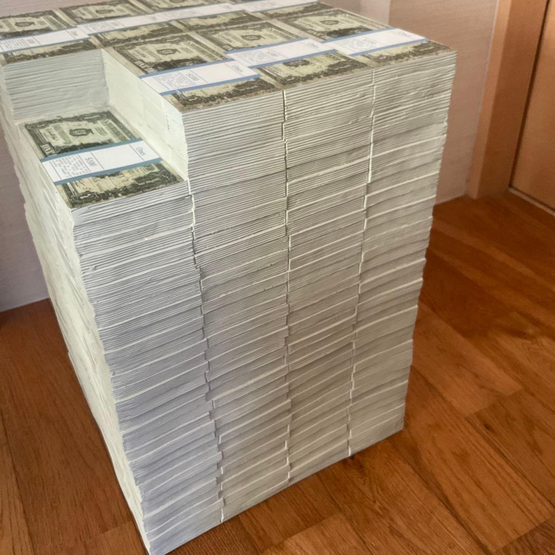 SAINT Mxxxxxx 300万ドル 札束スツール　セントマイケル 河村康輔