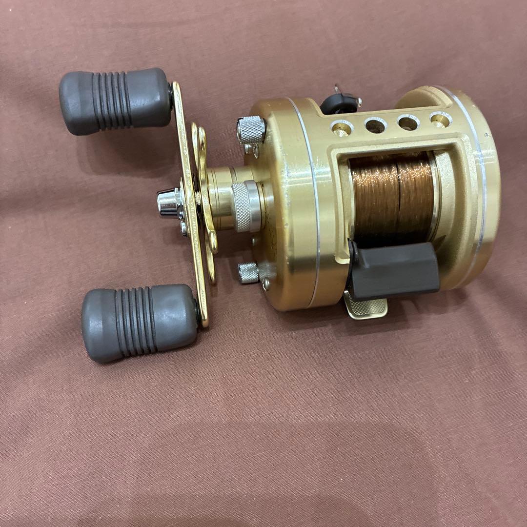 シマノ　カルカッタ201xt 左ハンドル