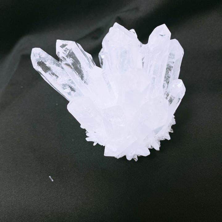 新年 縁起物　金運 末広がり　巨大　水晶 クラスター　クリスタル クォーツ 原石