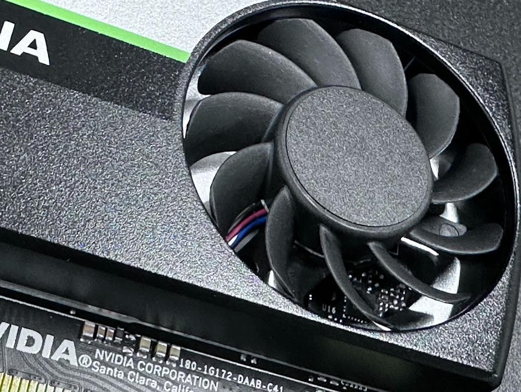 ●新品未使用● NVIDIA T1000 8GB グラフィックボード