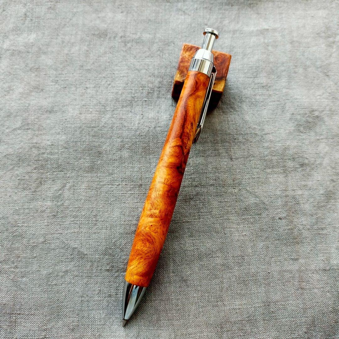 花梨瘤紅白　ハンドメイド　木軸ボールペン　G2　天然木　シルバー