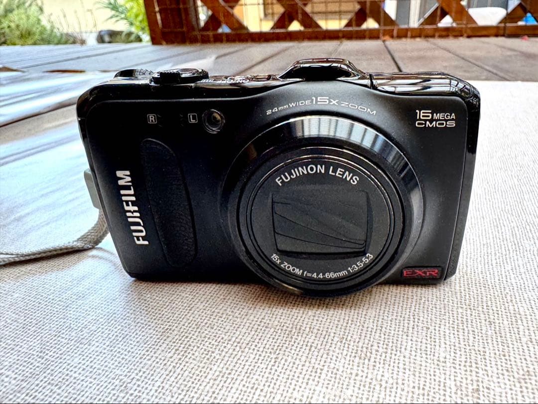最終値引き Fujifilm FinePix F600 EXR 15メガピクセル