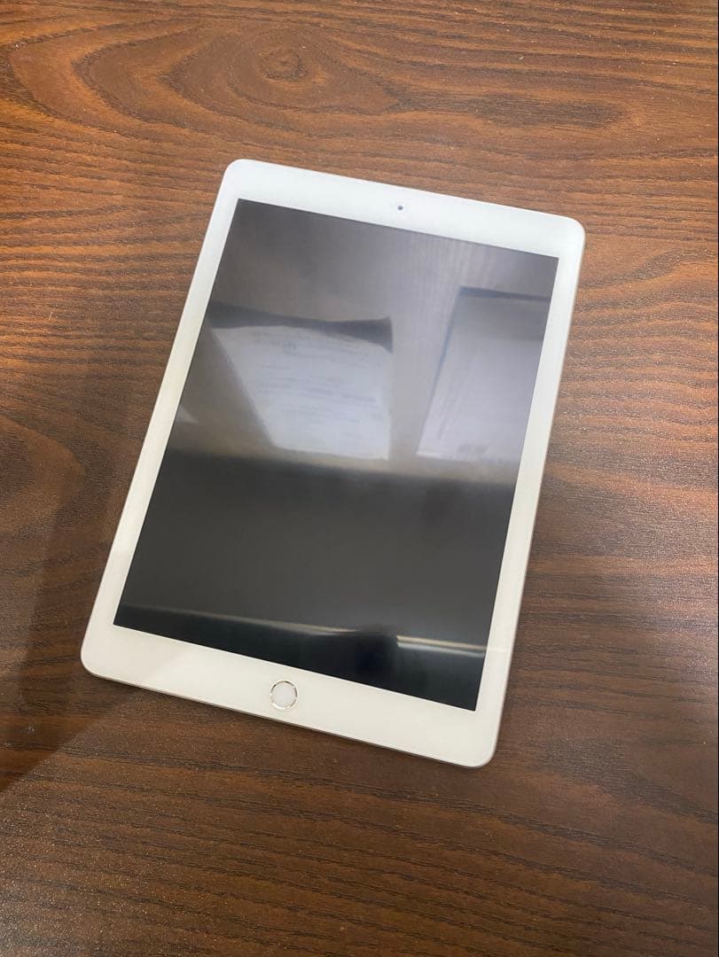 美品 iPad 第６世代 32GB タブレット