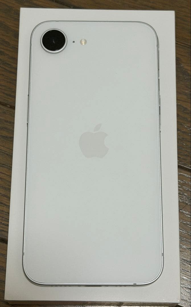 iPhone16e 128GB ホワイト 新品に近い美品