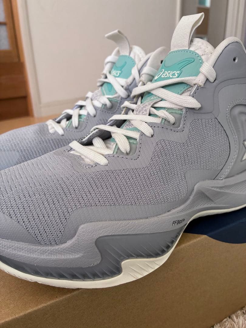 ASICS NOVA SURGE3 グレー ハイカット バスケットシューズ