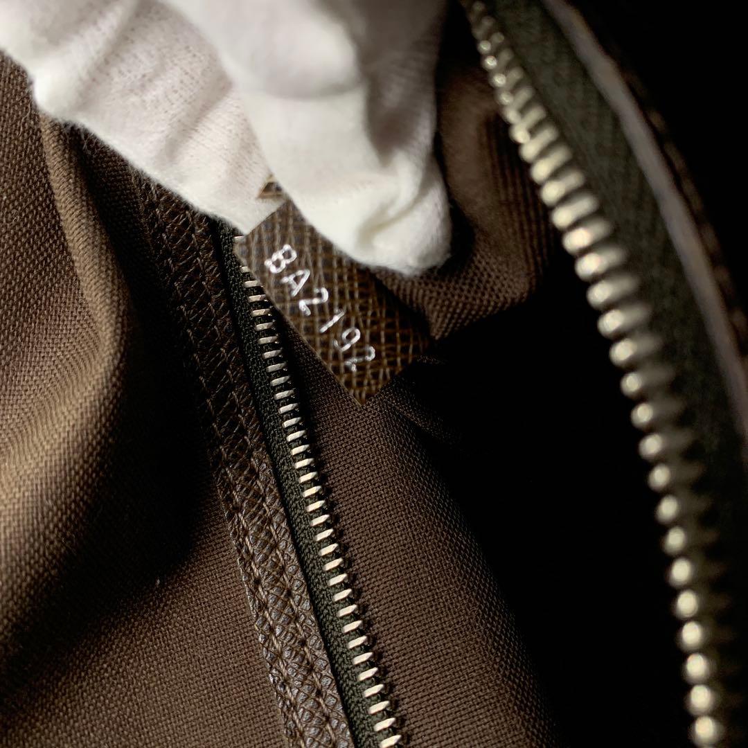 ルイヴィトン タイガ サヤン ショルダーバッグ グリズリ レザー M30918