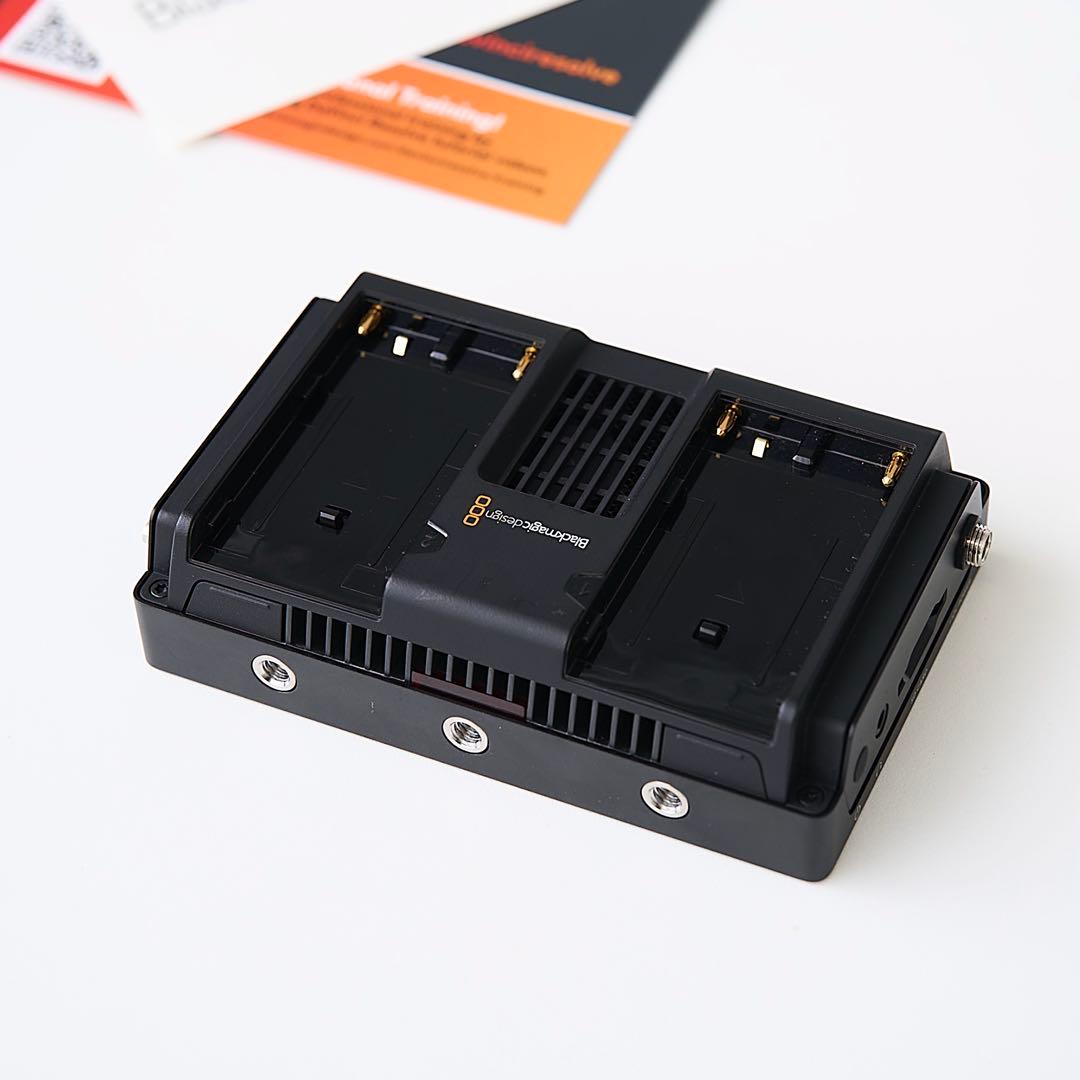 Blackmagic Video Assist 5\" 12G HDR 本体