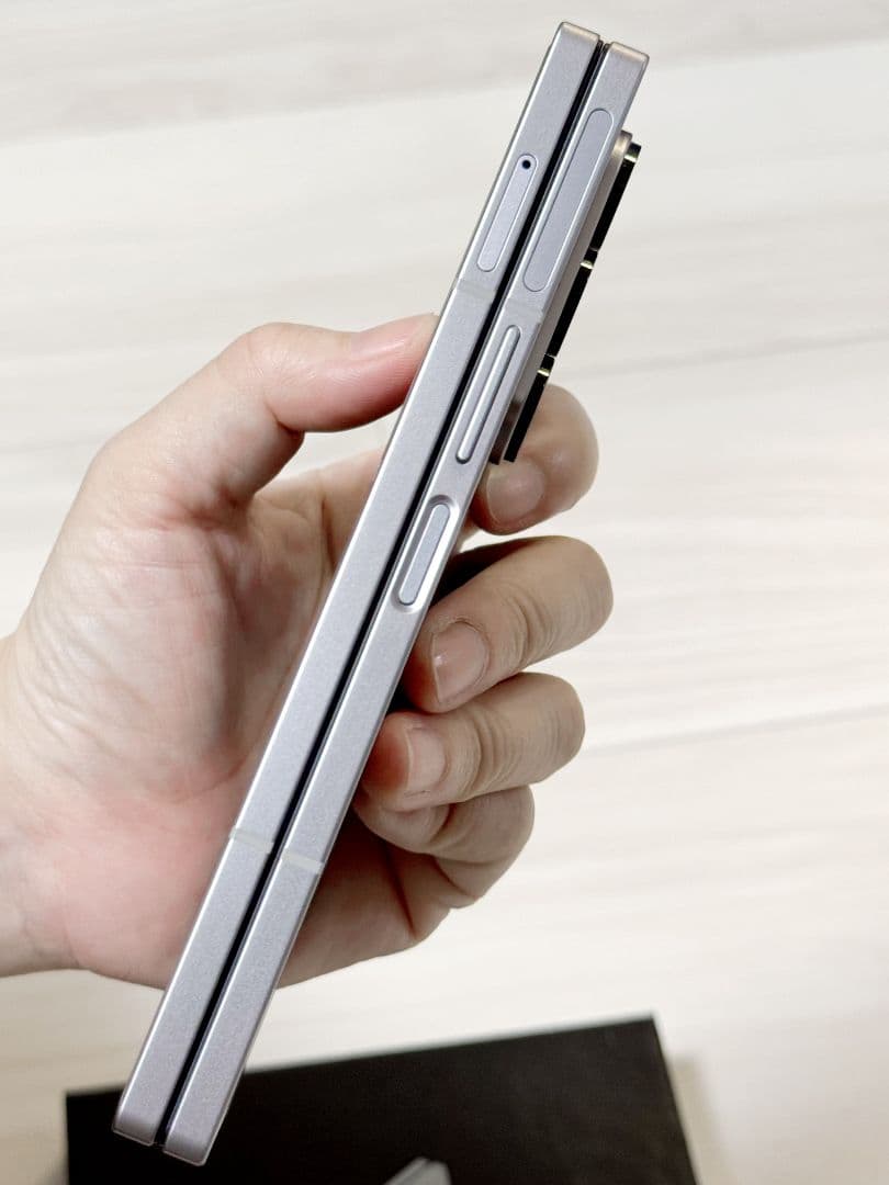 Galaxy Z Fold 6 512GB (シルバーシャドウ)