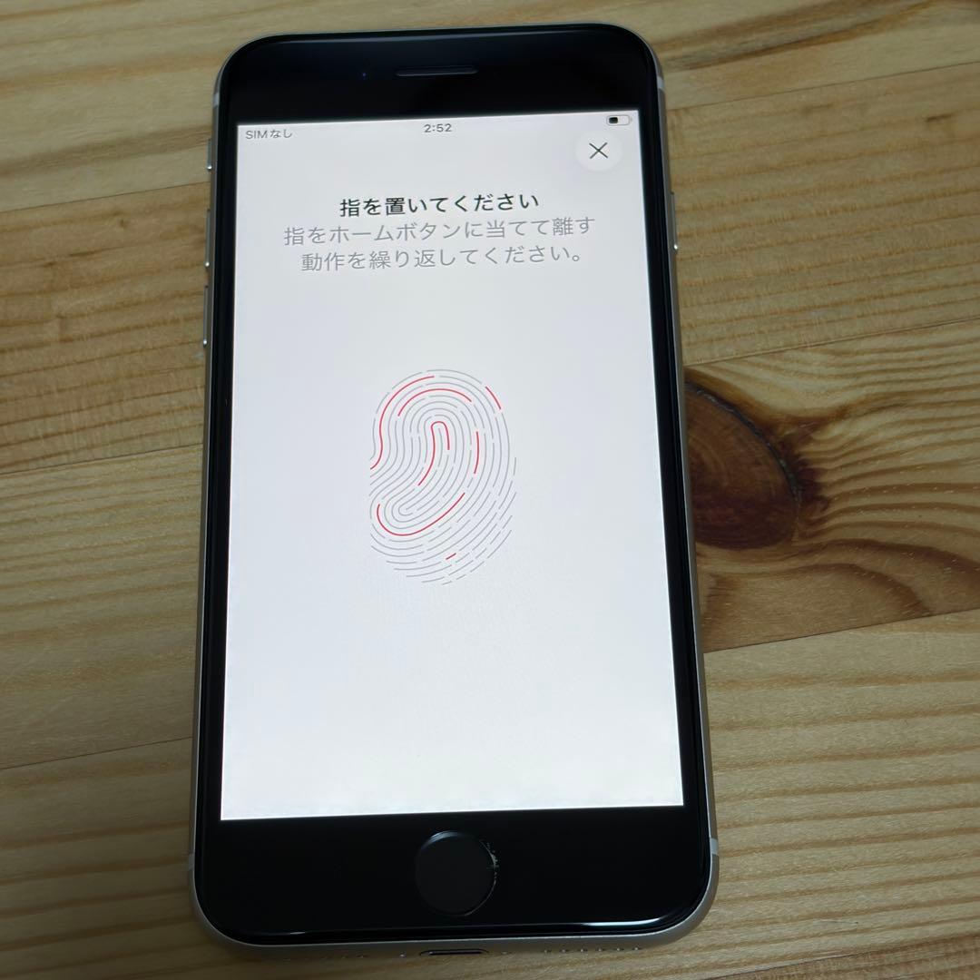 m*n様 バッテリー新品　iPhoneSE第3世代64GB SIMフリー　美品