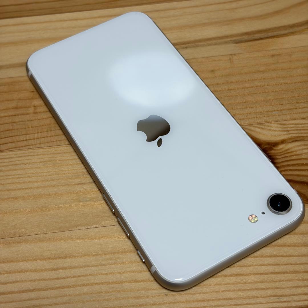 m*n様 バッテリー新品　iPhoneSE第3世代64GB SIMフリー　美品