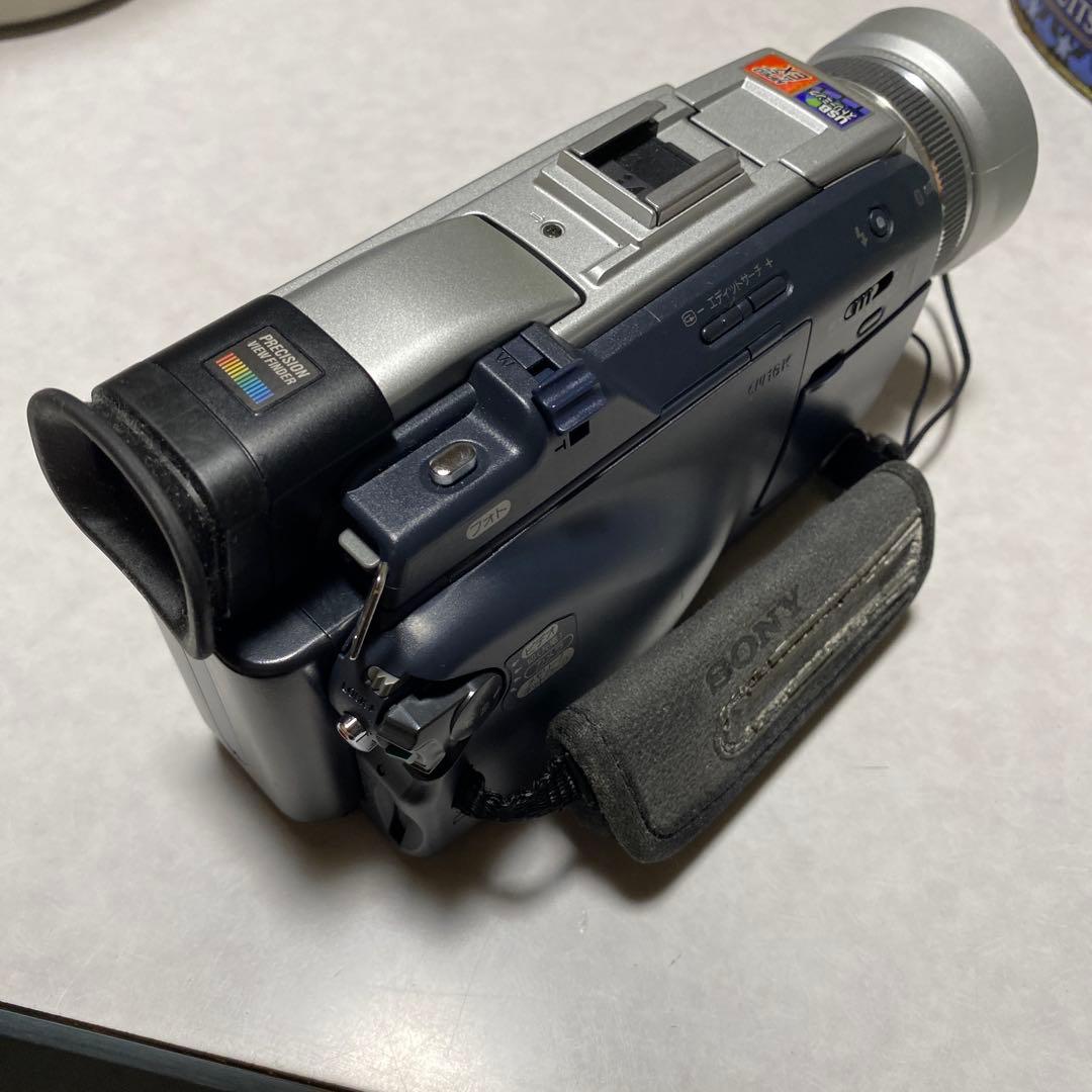 SONY miniDV HANDYCAM DCR-TRV50 ②