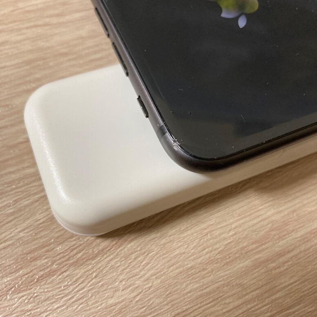 iPhone8 64GB バッテリー100% SIMフリー ドコモ制限あり