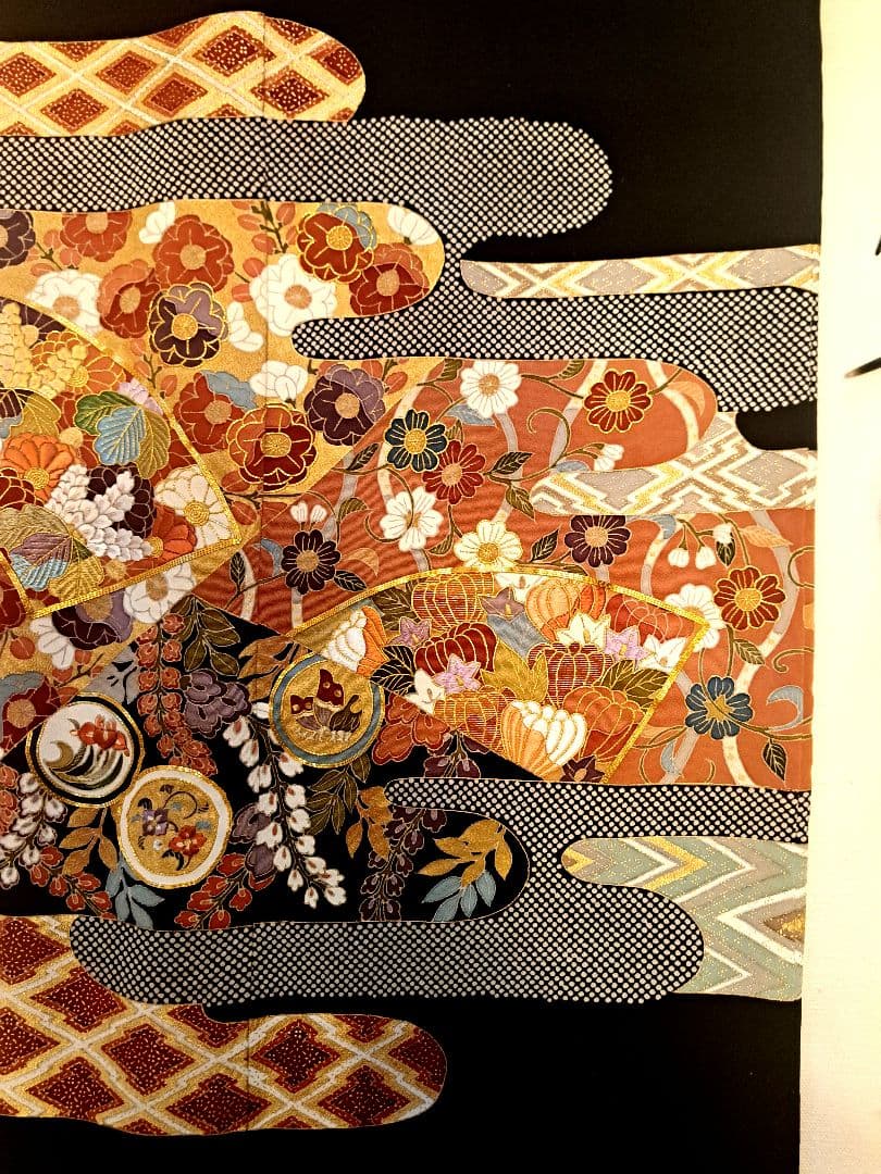美品❇️豪華黒留袖　手描友禅　刺繍　絞り染め　比翼仕立て　５つ紋　フルセット