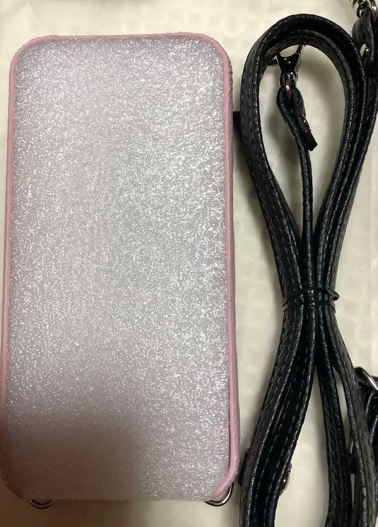 新品 未使用ファミリア カスタマイズスマホケース iPhone16ショルダー