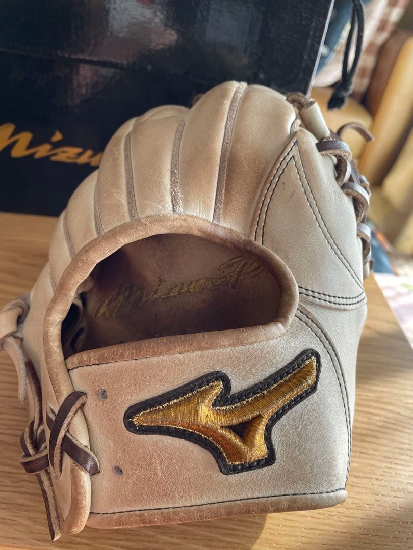 Mizuno Pro 硬式グローブ ベージュ　右投げ内野手用