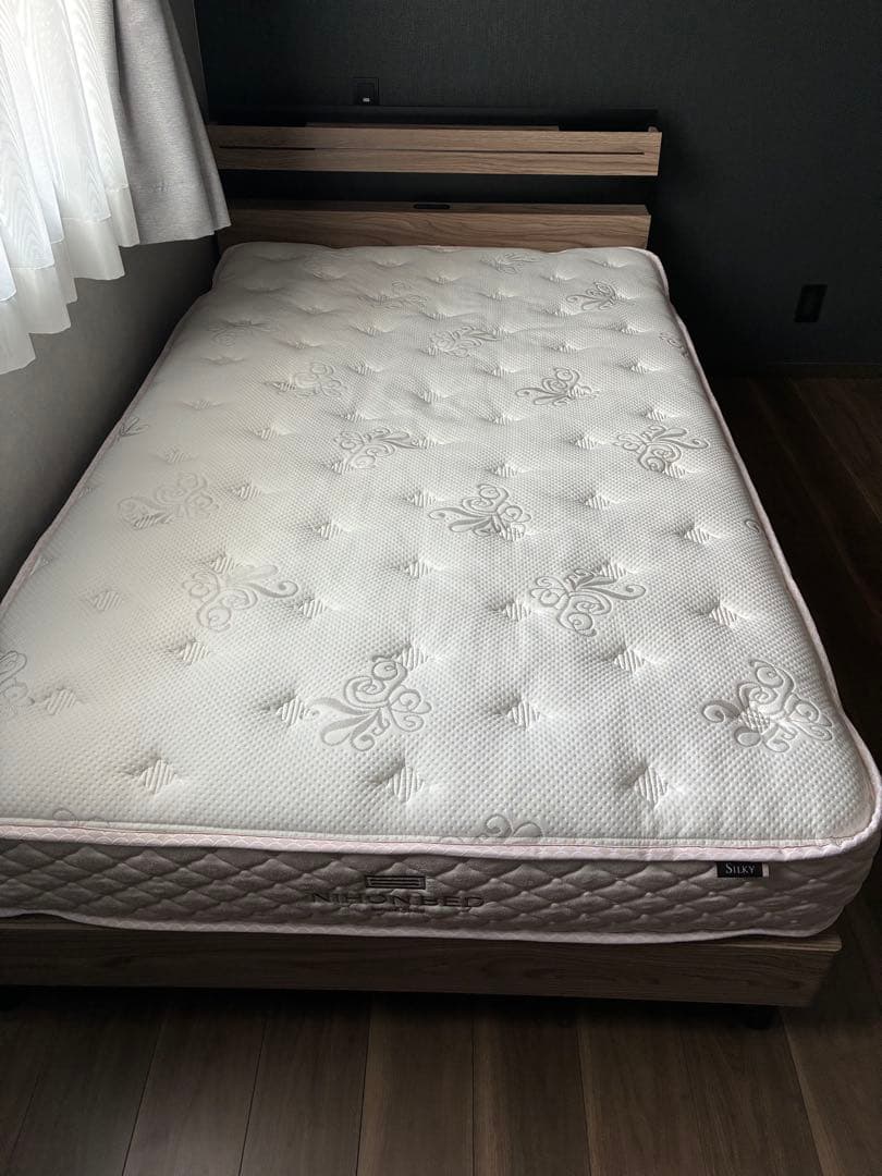 日本ベッドシルキーパフ　シングル　ベッドフレーム付