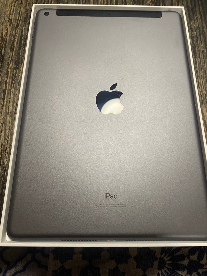 iPad 第7世代 /10.2インチ/ 32GB /au版 /箱・付属品/美品