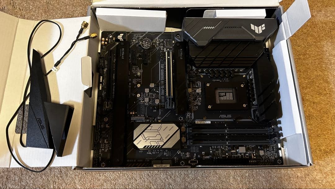 マザーボード ASUS TUF GAMING H670-PRO WIFI D4