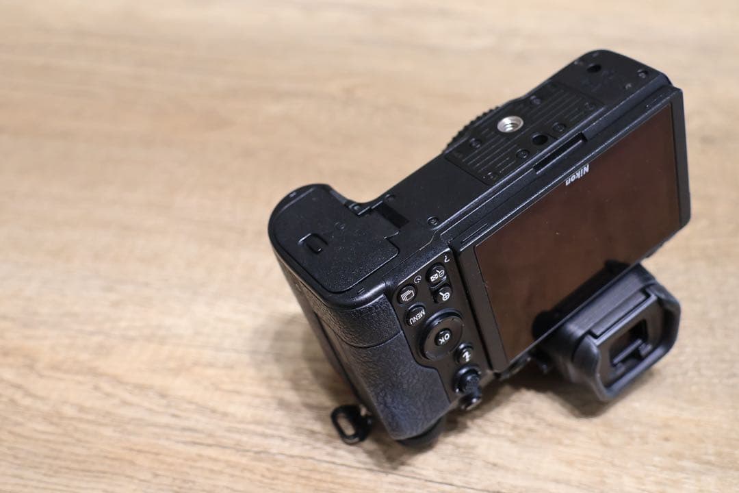 Nikon Z5 ボディ フルサイズミラーレスカメラ