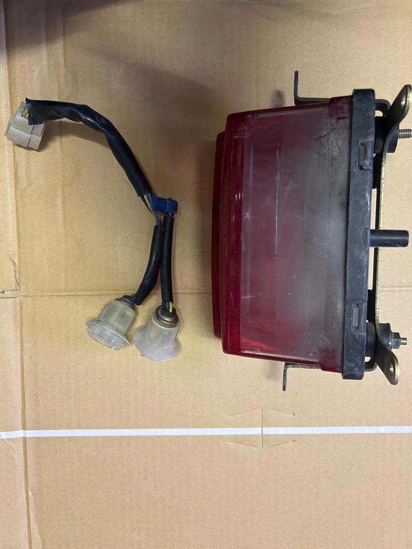 xjr400テールランプセット　4hm 早い者勝ち