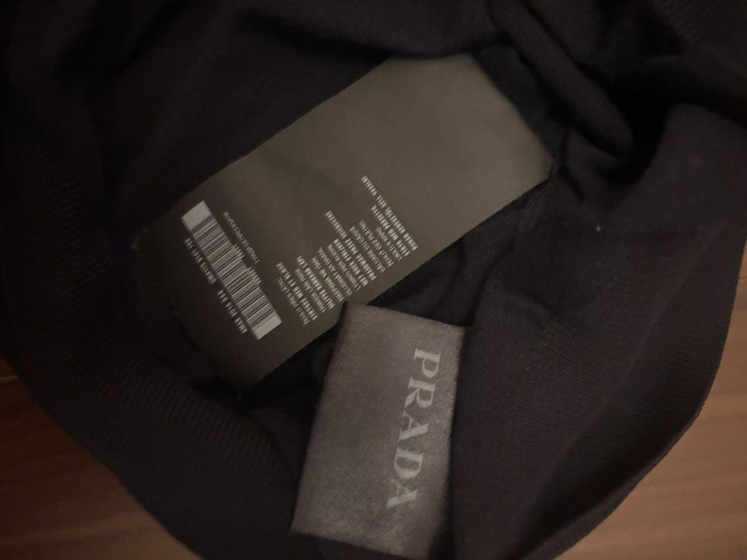 PRADA ブラック 黒　ニット セーター サイズ46 Lサイズ　薄手