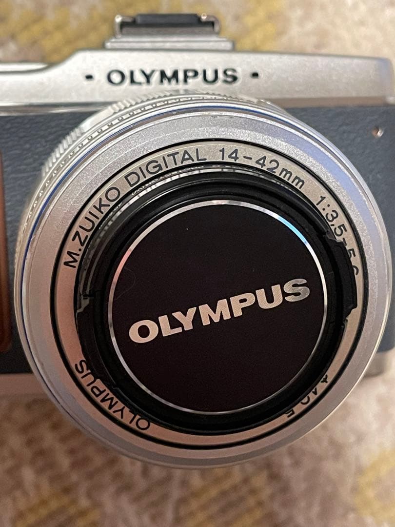 オリンパス OLYMPUS PEN E-P2本体＋レンズ2個＋バッテリー＋充電器