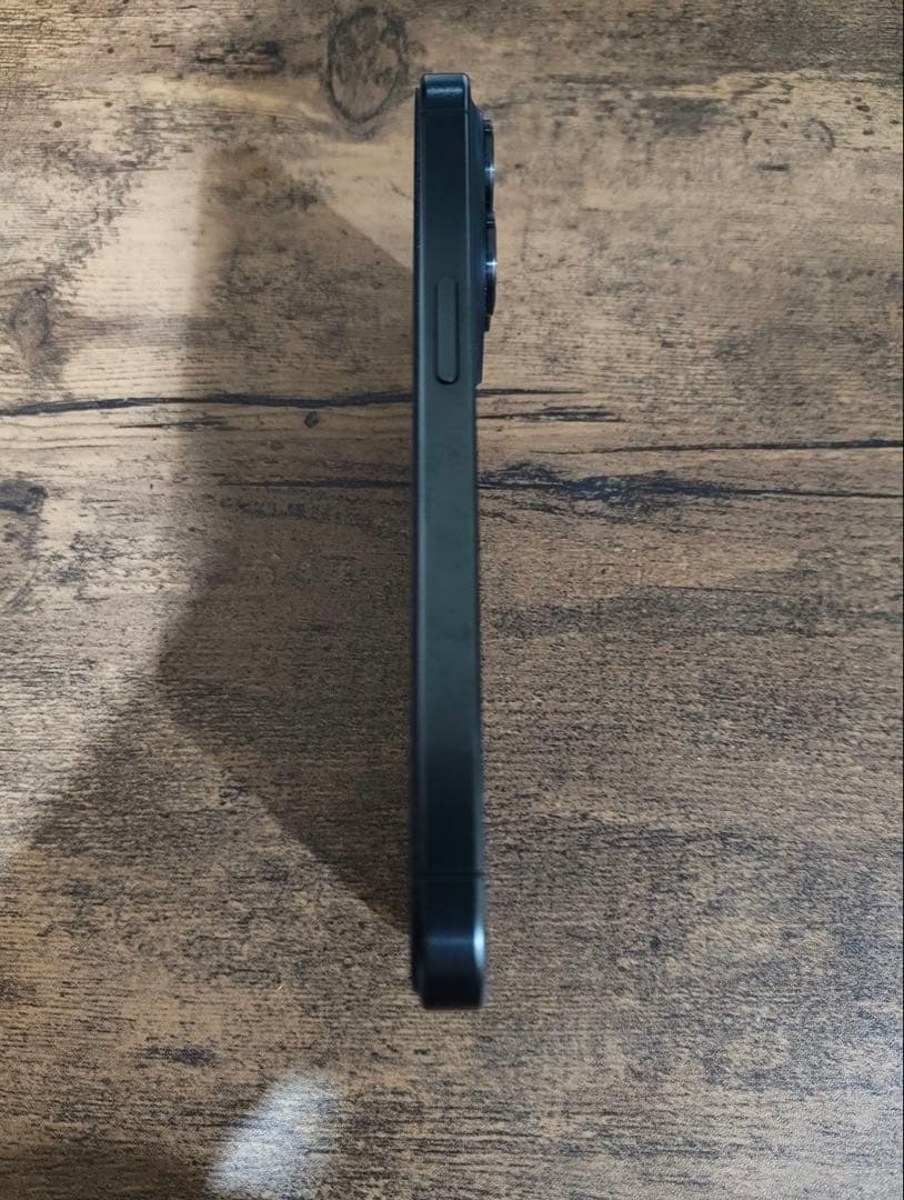 iPhone 15 Pro ブラックチタニウム 128GB バッテリー89%