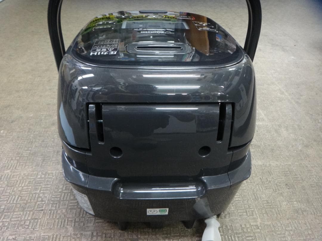 象印　5.5合 圧力IH炊飯ジャー 極め炊き　NW-CA10　2023年製