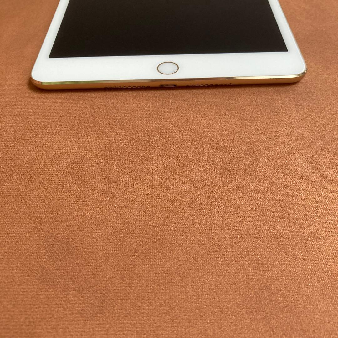 2594【早い者勝ち】外観美品☆iPad mini4 128GB WIFIモデル