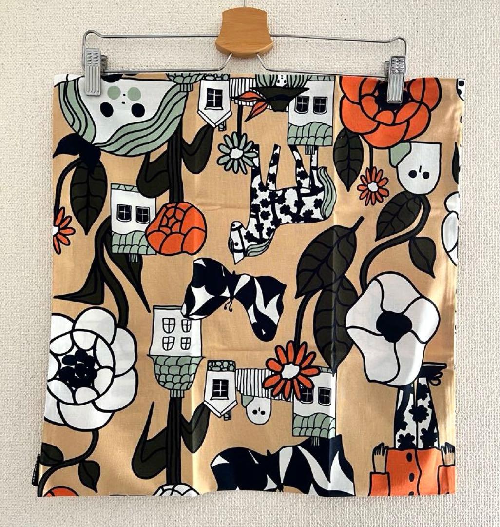 ✨新品未使用✨人気完売品　マリメッコ　クッションカバー　マリキュラ